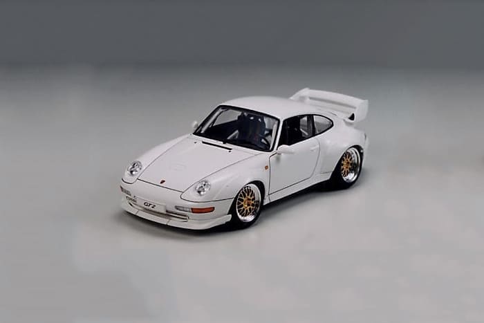 Tamiya 1/24 Porsche GT2 Street Version Plastic Model Kit TAM24247 24247 image 0