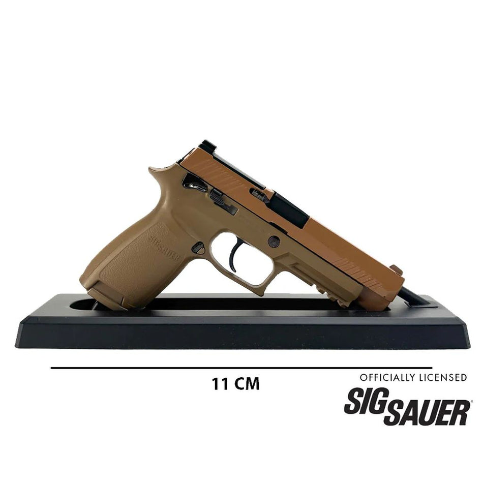 GoatGuns 1/2.05 Scale Die Cast SIG Sauer M17 Pistol Tan GOAM17-TAN