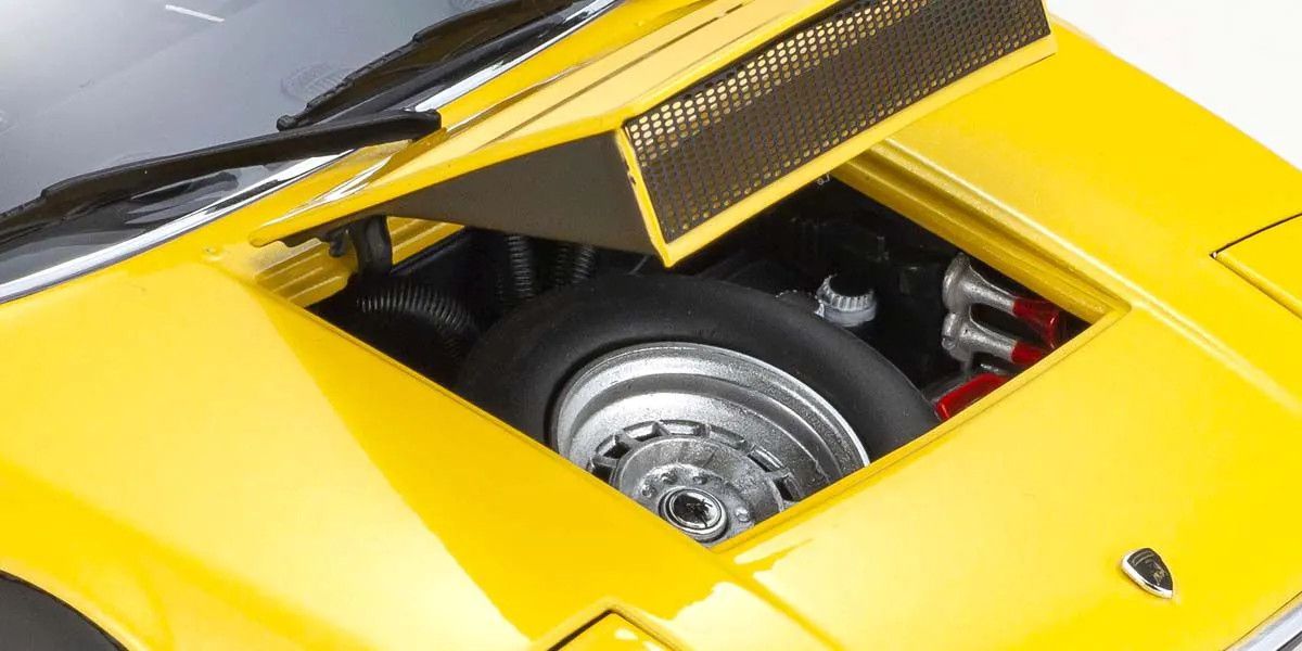 Kyosho 1/18 Scale Lamborghini Uracco Die Cast Car KS08446GY image 3