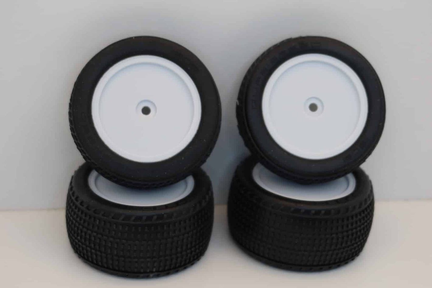 Quasi Speed Tires Set of 4 QS-1600 PRE-MOUNTED on QS-1612WH White Wheels image 0