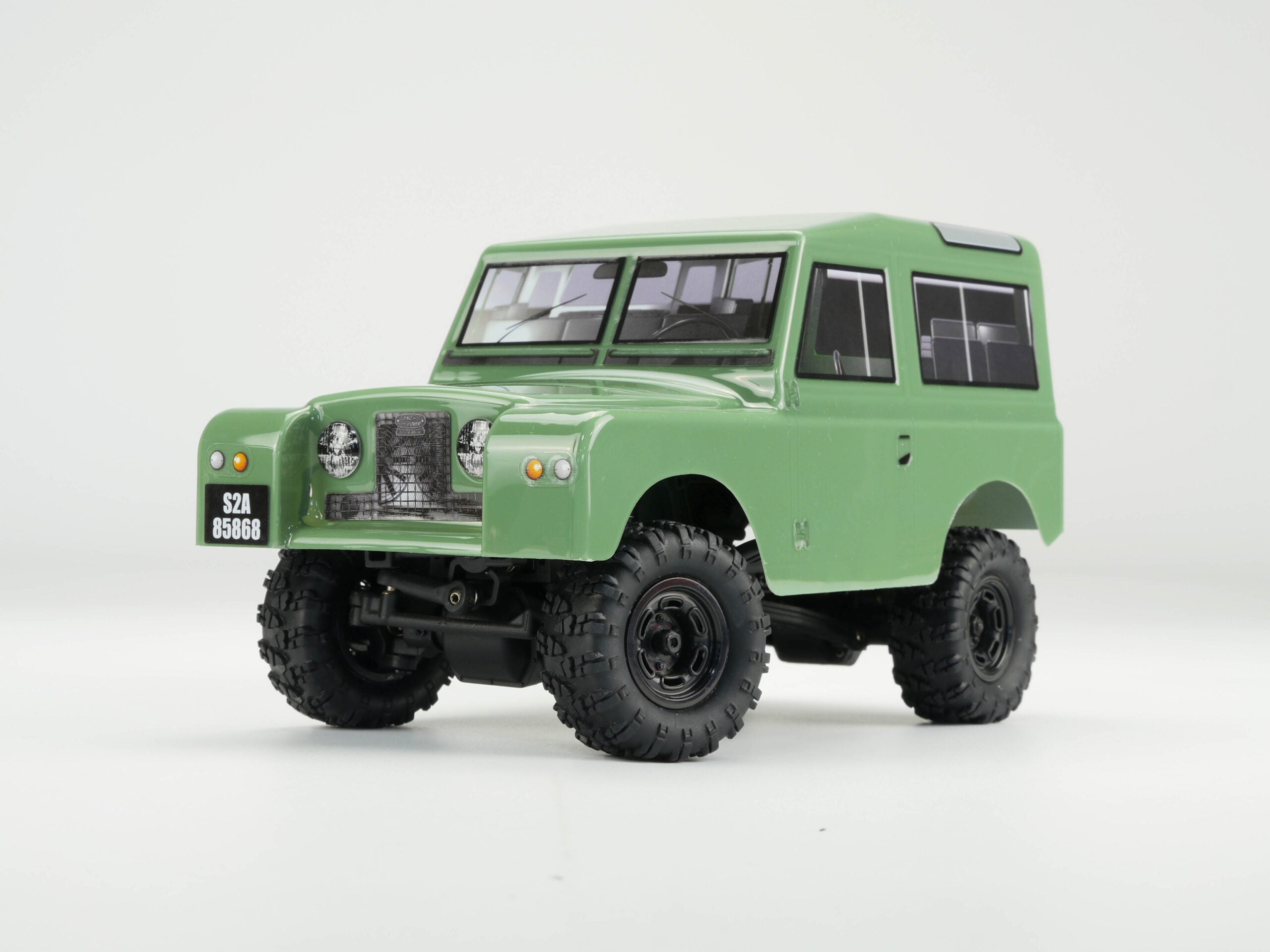 Carisma 1/24 Scale 4WD MSA-1E 1968 Land Rover D Series II A RTR 85868 image 1