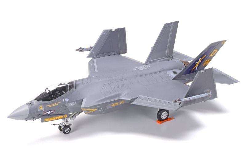 Tamiya 1/72 Lockheed Martin F-35C Lightning II Plastic Model Kit 60794