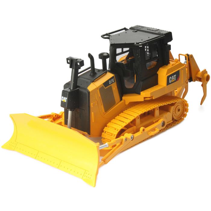 Diecast Masters CAT (Caterpillar) 1/24 RC Dozer D7E Track Type Tractor 25002 image 0
